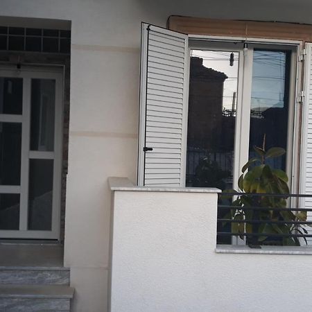 Odise'S Suite Korce Luaran gambar