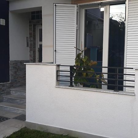 Odise'S Suite Korce Luaran gambar