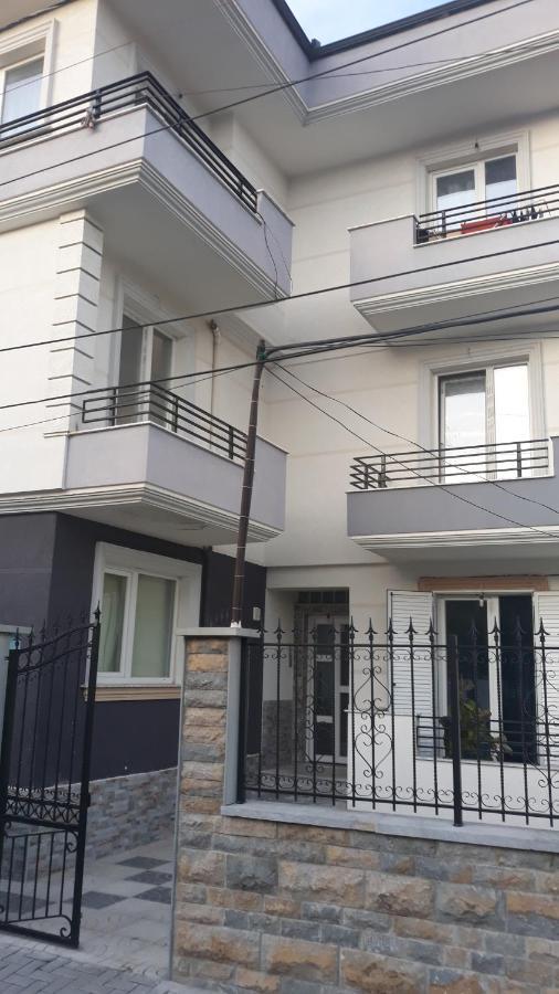 Odise'S Suite Korce Luaran gambar