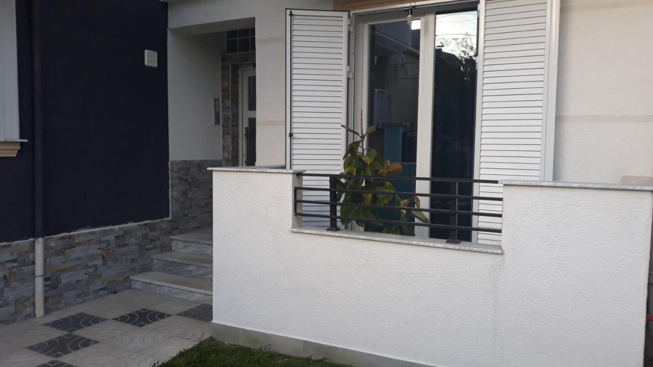 Odise'S Suite Korce Luaran gambar